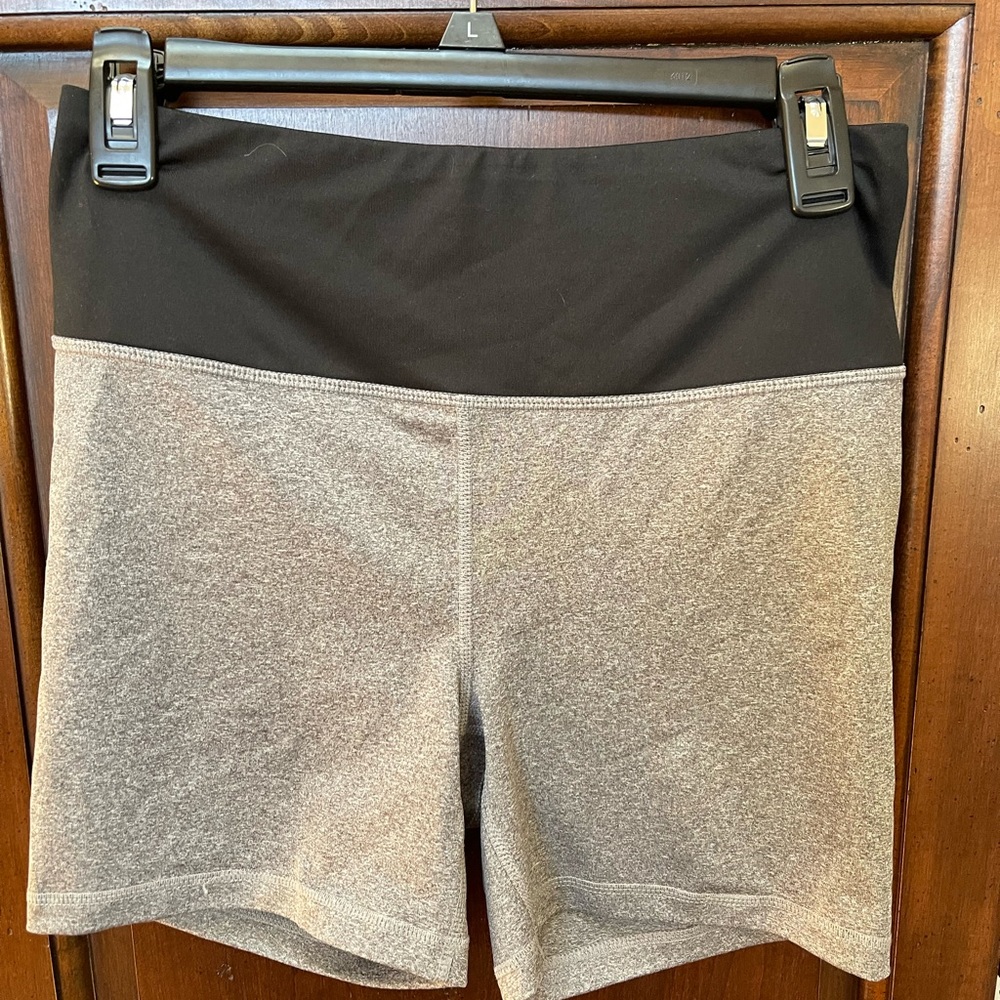 Reebok shortie bike shorts / Size - Medium